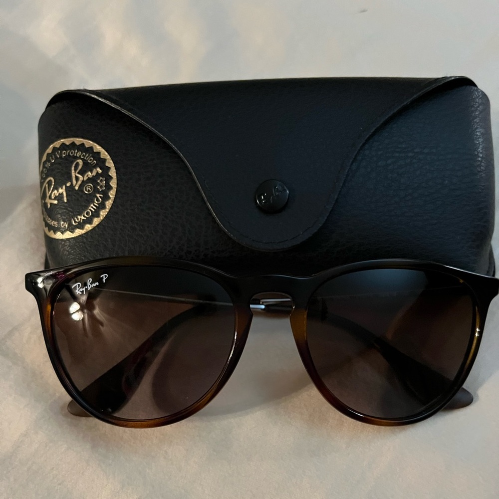 Ray-Ban Black and Brown Sunglasses with Gradient Lenses. New.